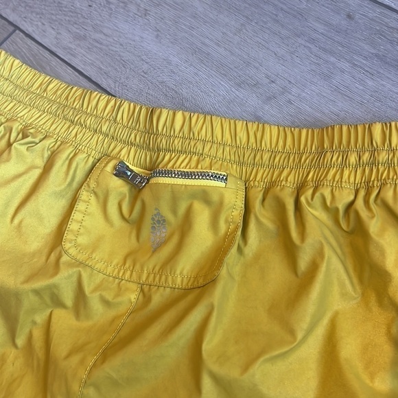 FREE people gold elastic waist reflection pull on athletic shorts size large - Picture 8 of 9